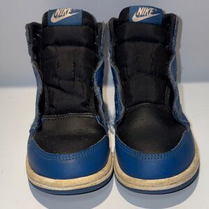 Nike Kids' Sneakers in Black and Blue